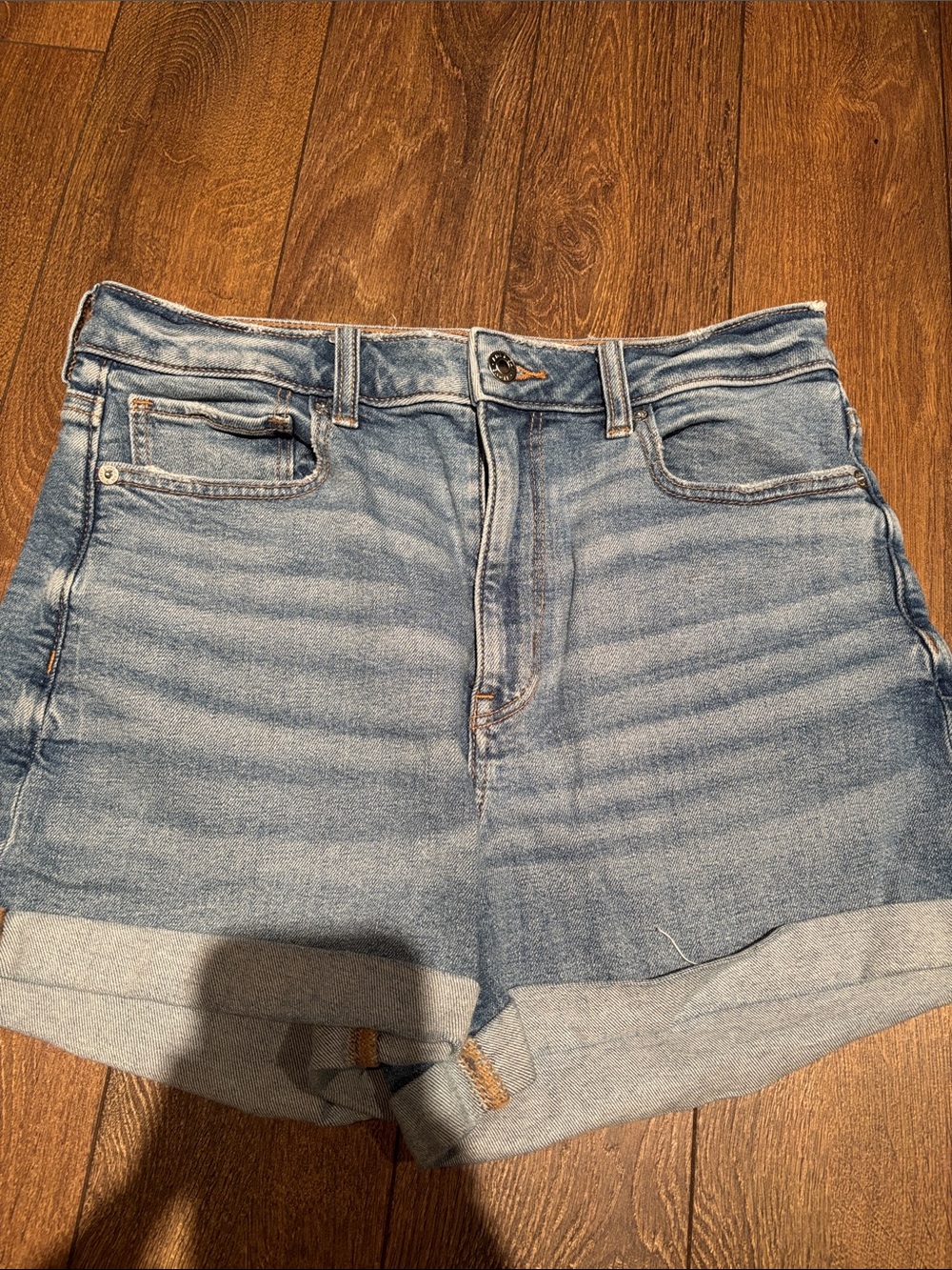 American Eagle Stretch Denim Cuffed Mom Shorts Size 10 Blue